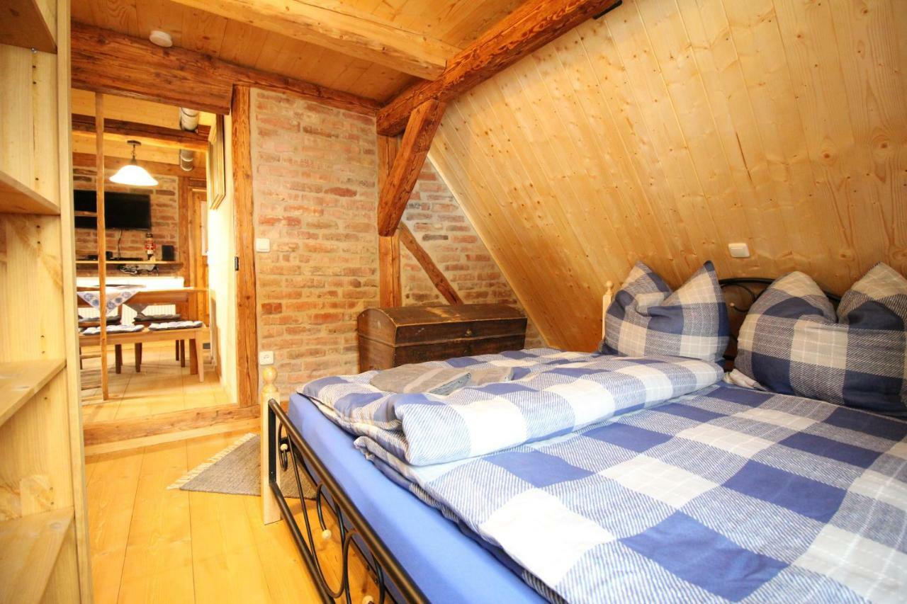 Ferienhaus Anno Dazumal, Wie Zu Opa'S Zeiten Klingenthal Buitenkant foto