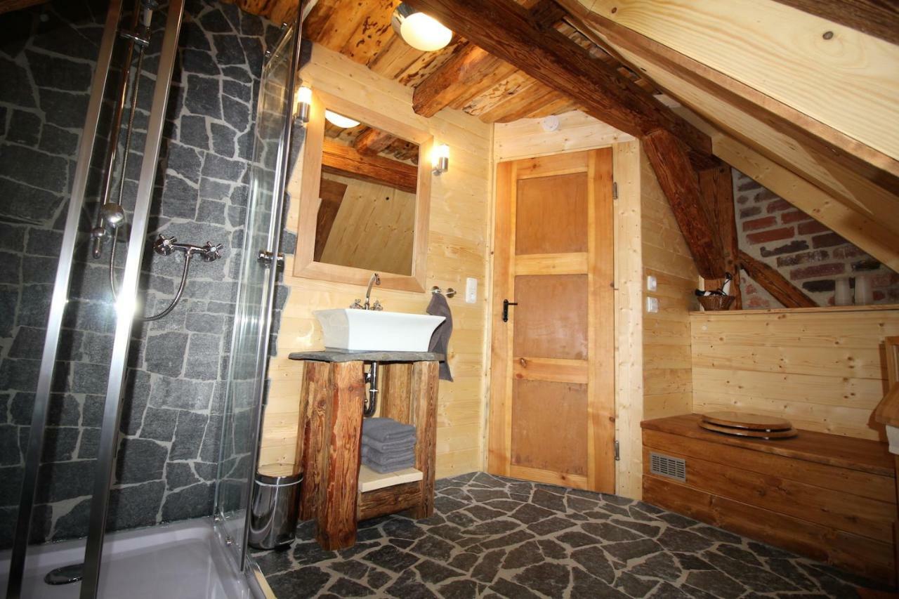 Ferienhaus Anno Dazumal, Wie Zu Opa'S Zeiten Klingenthal Buitenkant foto